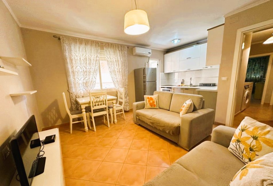 Tirane, jepet me qera apartament 2+1+Aneks+Ballkon Kati 5, 64 m² 550 €