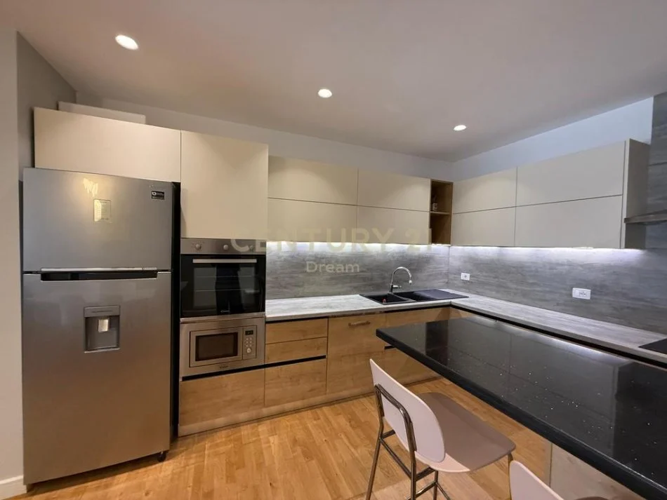 Tirane, jap me qera apartament 3+1+2 , 120 m² 850 € (Kodra e Diellit)