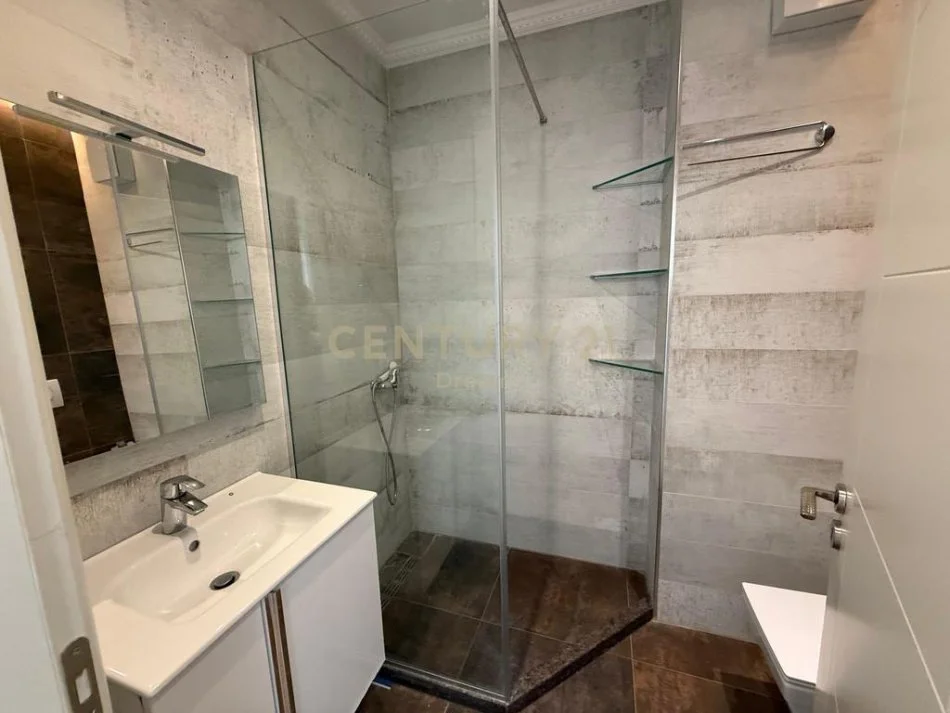 Tirane, jap me qera apartament 3+1+2 , 120 m² 850 € (Kodra e Diellit)