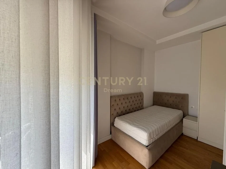 Tirane, jap me qera apartament 3+1+2 , 120 m² 850 € (Kodra e Diellit)