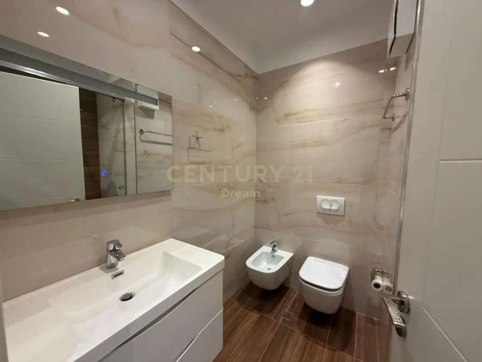 Tirane, jap me qera apartament 3+1+2 , 120 m² 850 € (Kodra e Diellit)