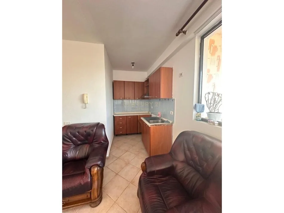 Tirane, jepet me qera apartament 1+1 Kati 7, 71 m² 450 €