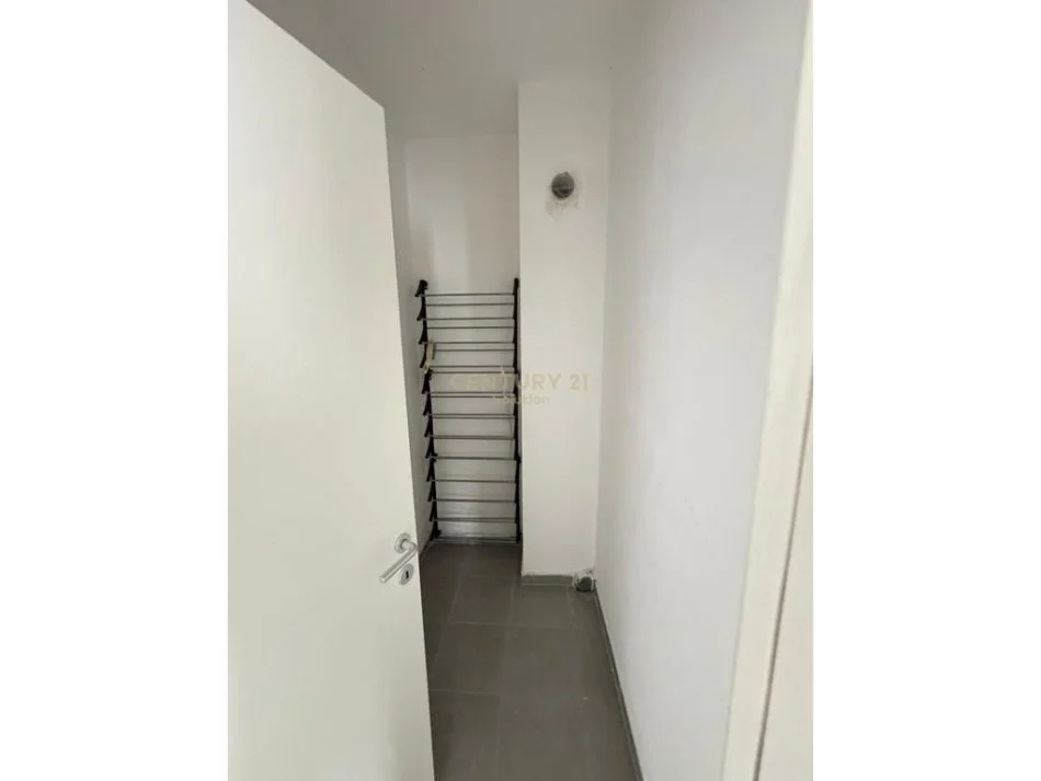 Tirane, jepet me qera apartament 2+1 Kati 2, 92 m² 500 € (Vila L)