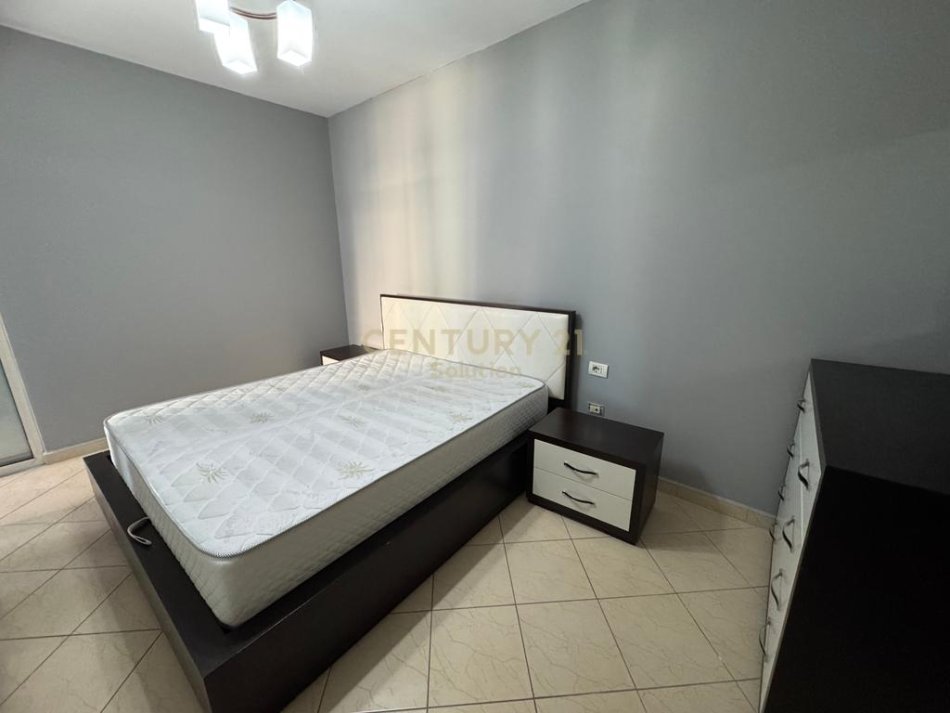 Tirane, jepet me qera apartament 1+1 Kati 7, 76 m² 520 €