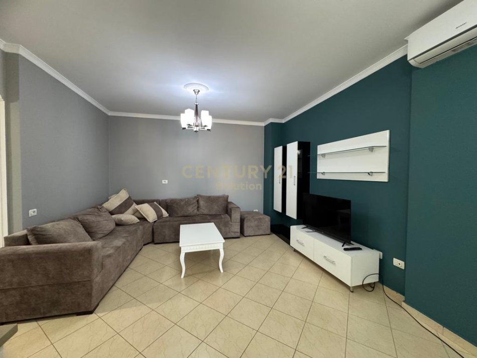 Tirane, jepet me qera apartament 1+1+Aneks+Ballkon Kati 7, 70 m² 520 € 