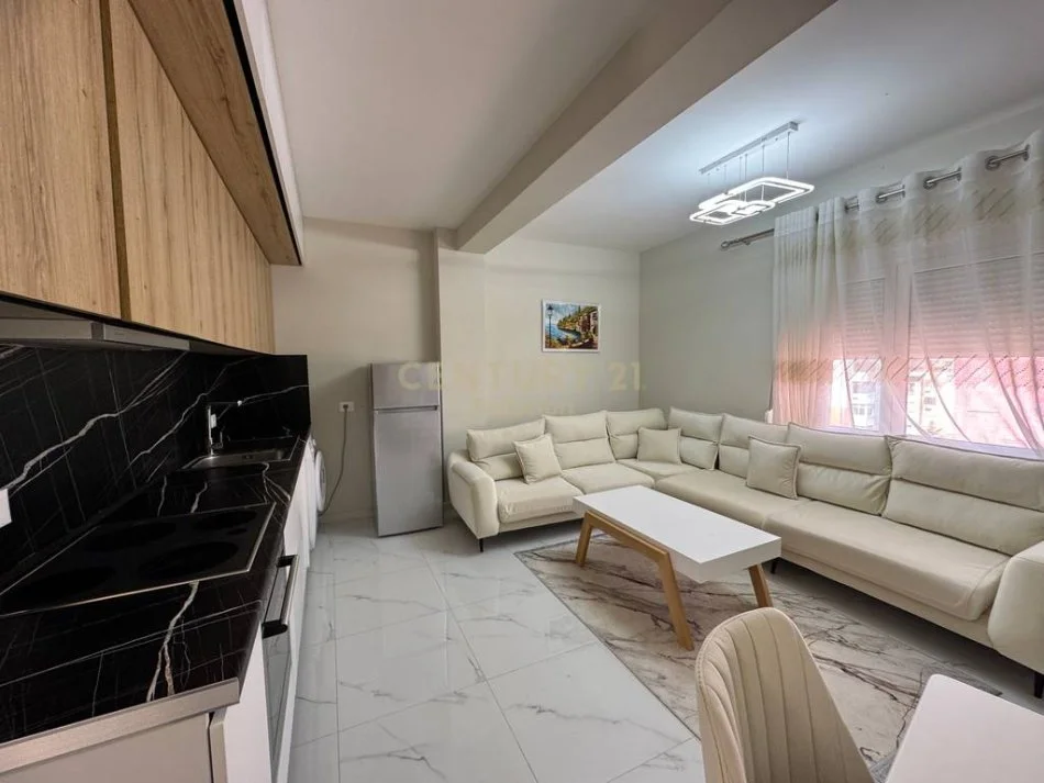 Tirane, jepet me qera apartament 1+1 Kati 6, 60 m² 600 € (Rruga Mine Peza)