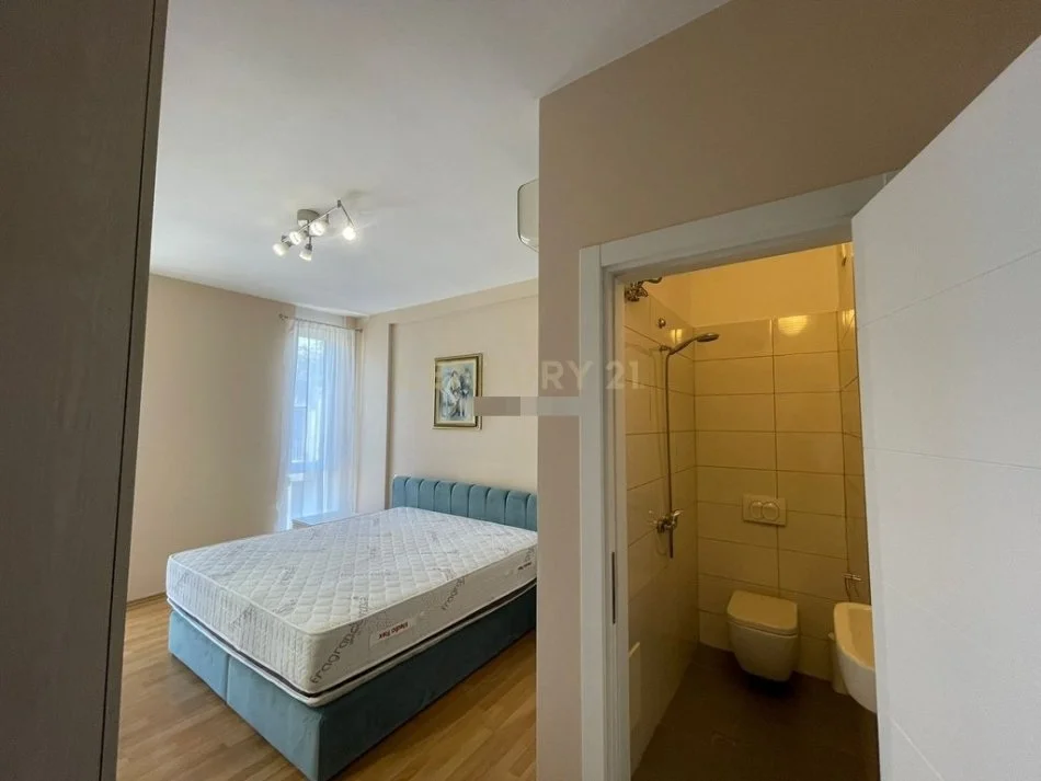 Tirane, jepet me qera apartament 2+1 Kati 5, 85 m² 800 € (21 Dhjetori)