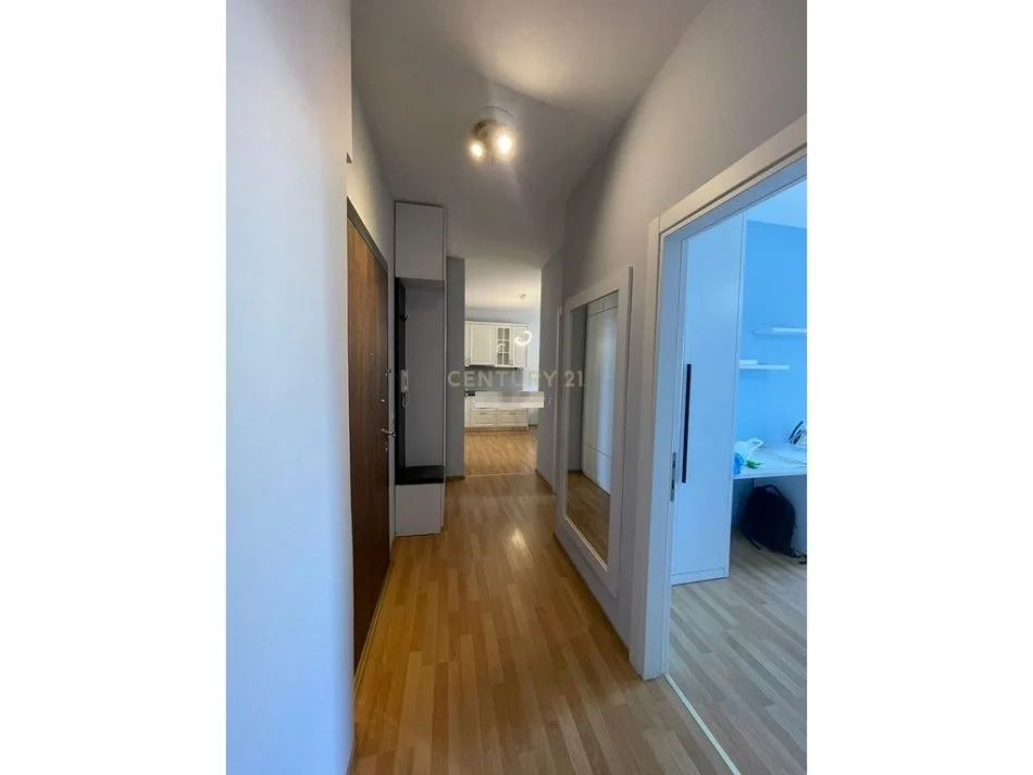 Tirane, jepet me qera apartament 2+1 Kati 5, 85 m² 800 € (21 Dhjetori)