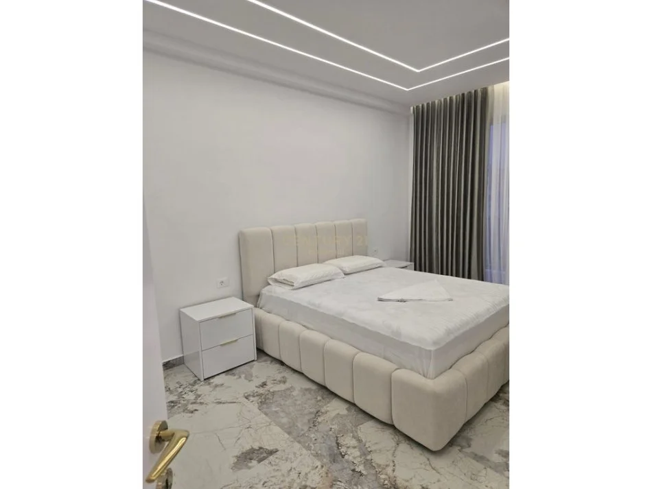 Tirane, jepet me qera apartament 1+1 Kati 5, 75 m² 500 € (Paskuqan)