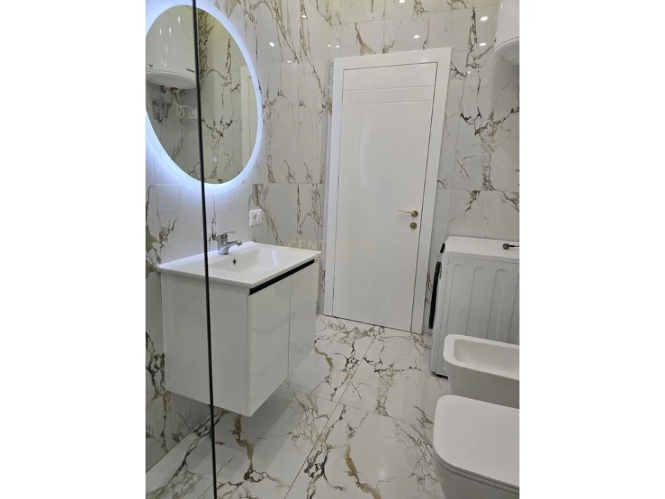 Tirane, jepet me qera apartament 1+1 Kati 5, 75 m² 500 € (Paskuqan)