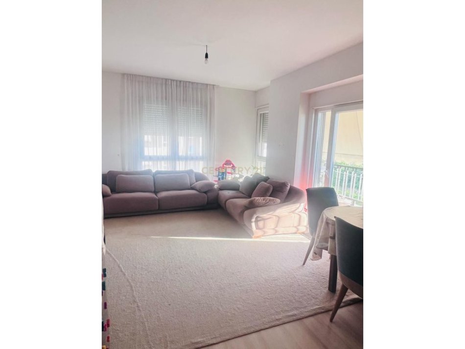 Tirane, shitet apartament 2+1 Kati 2, 94 m² 179.000 € 
