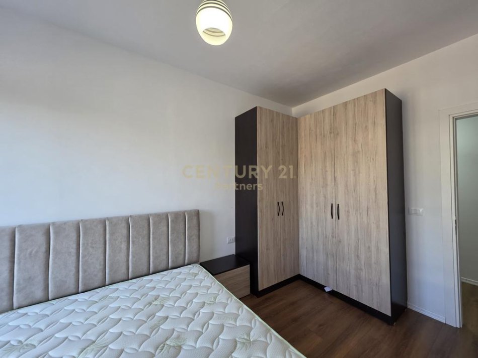 Tirane, jepet me qera apartament 1+1+Ballkon Kati 2, 60 m² 450 € 