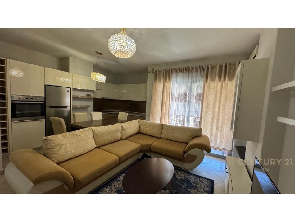 Tirane, jepet me qera apartament 2+1 Kati 4, 100 m² 450 € 