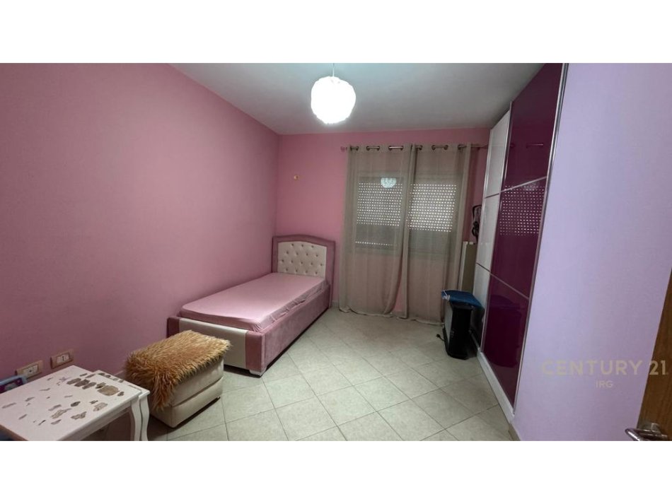 Tirane, jepet me qera apartament 2+1 Kati 4, 100 m² 450 € 