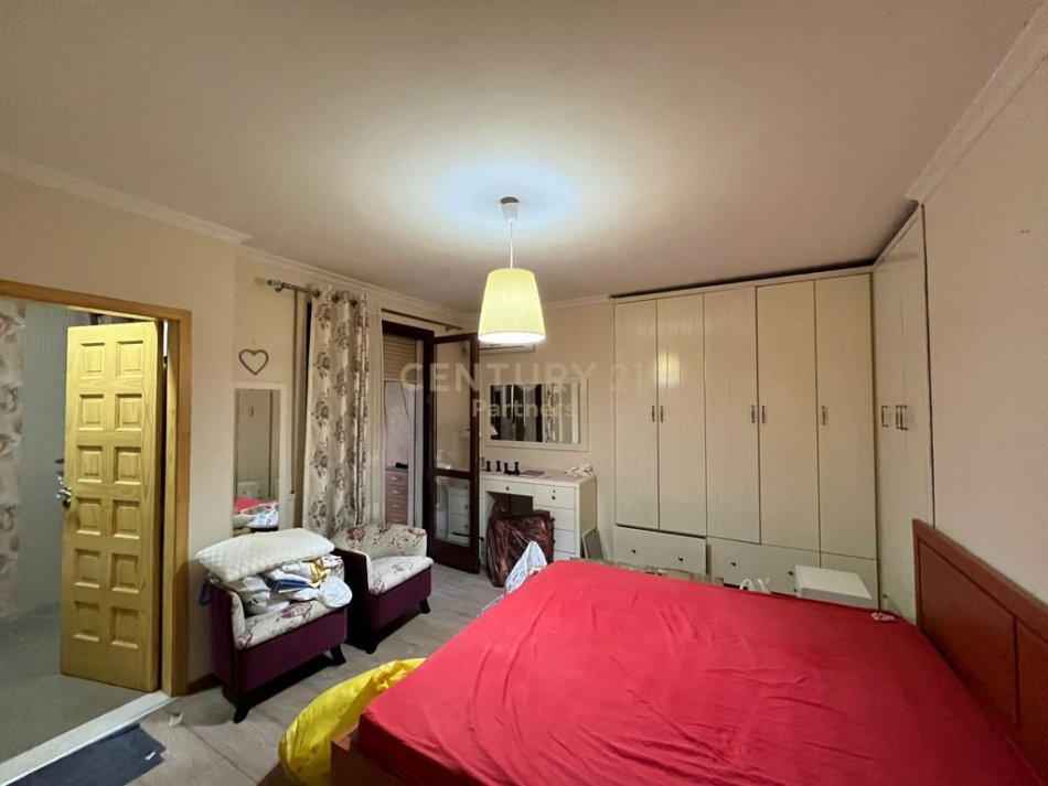 Tirane, shitet apartament 2+1 Kati 4, 104 m² 180.000 € 