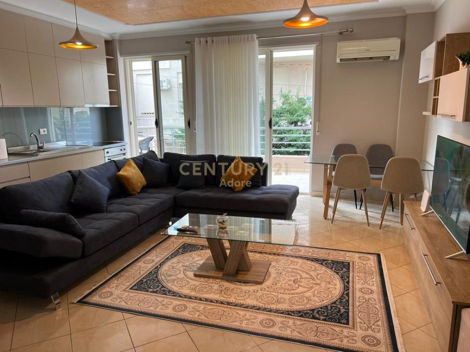 Tirane, jepet me qera apartament 1+1 Kati 2, 80 m² 550 € 
