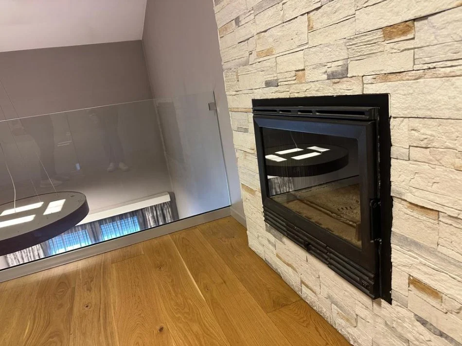 Tirane, jepet me qera zyre Kati 3, 200 m² 1.800 € 