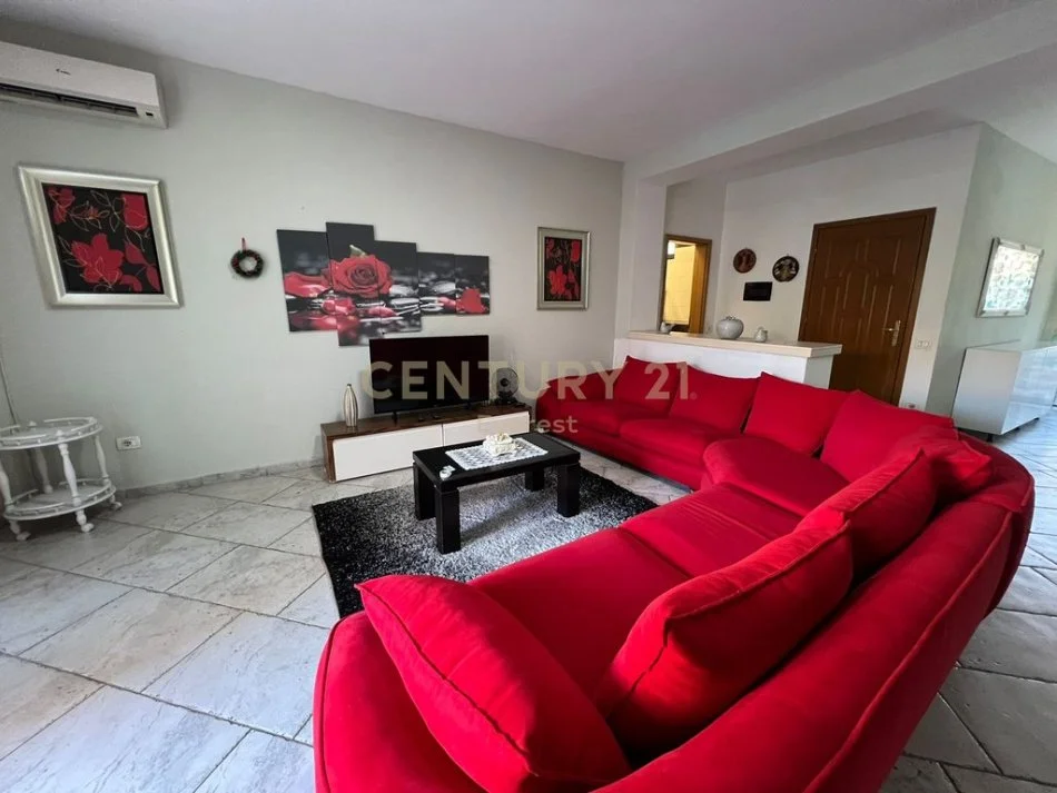Tirane, jepet me qera apartament 2+1 Kati 1, 140 m² 600 € 