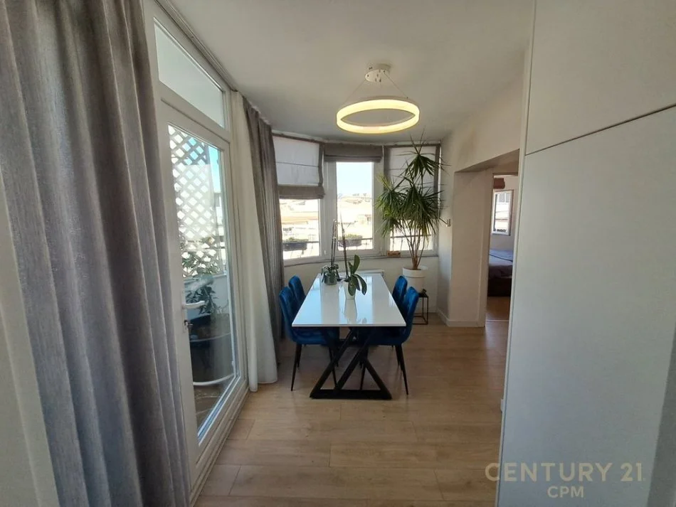 Tirane, jepet me qera apartament 2+1 Kati 10, 80 m² 650 € 