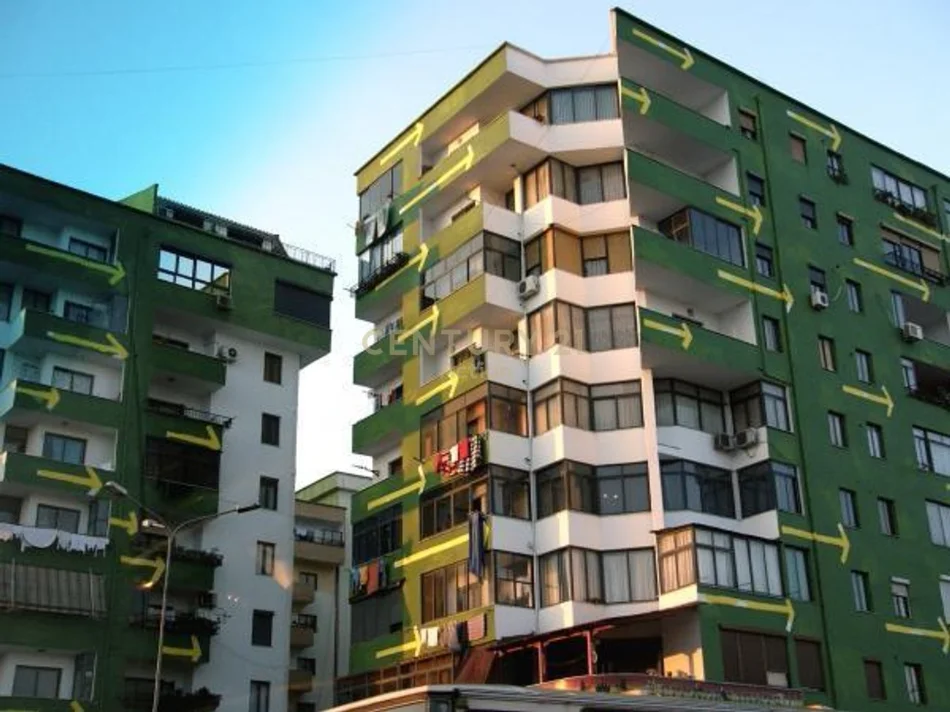Tirane, jepet me qera apartament 1+1 Kati 10, 54 m² (ngjitur me pallatin me shigjeta) 470 euro