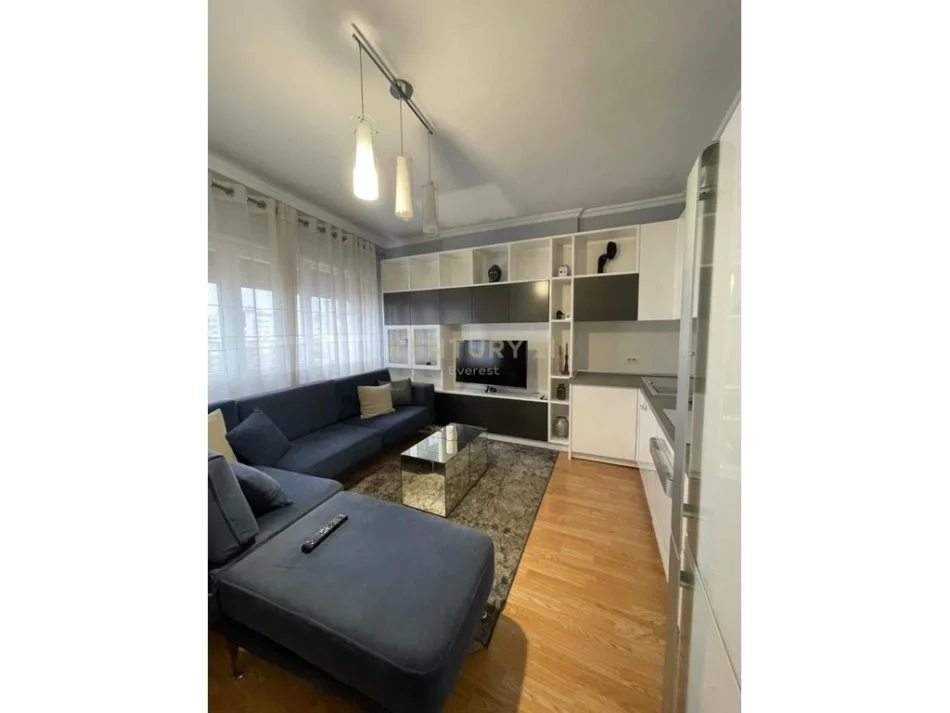 Tirane, jepet me qera apartament 1+1+Ballkon Kati 6, 70 m² 500 € (Ali Dem)