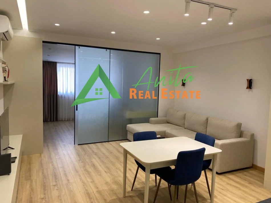 Tirane, jepet me qera apartament 1+1+Ballkon Kati 3, 70 m² 500 € (Astir)