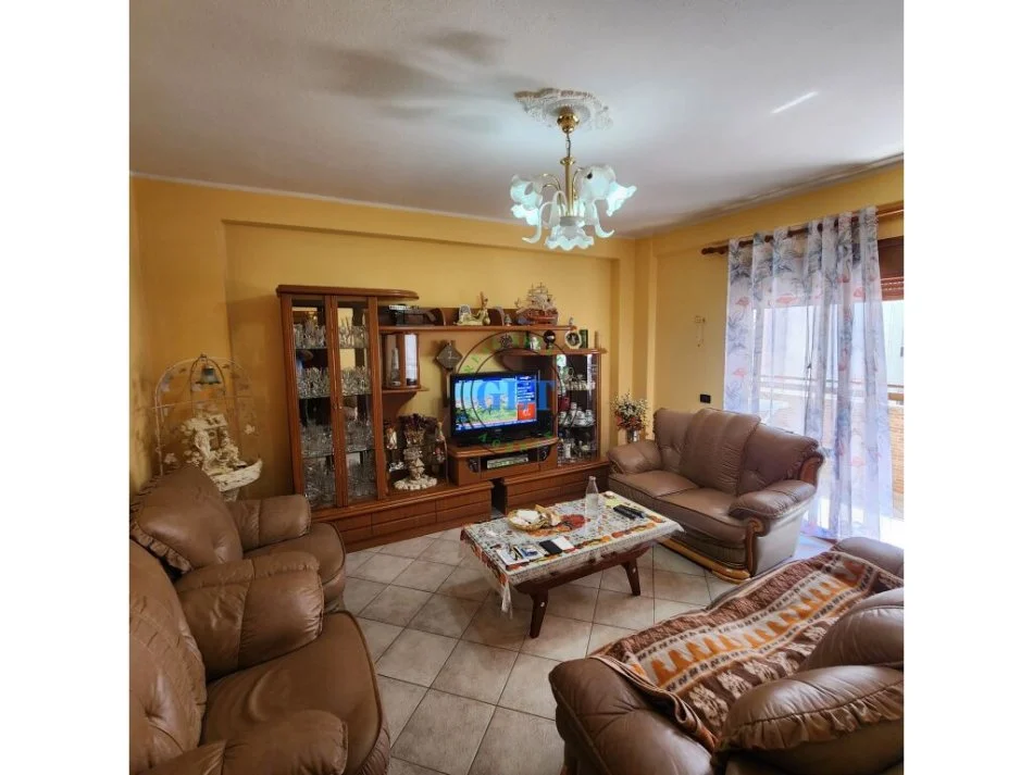 Durres, shitet apartament 2+1+Ballkon Kati 7, 120 m² 120.000 € (Ish rajoni, Durres)