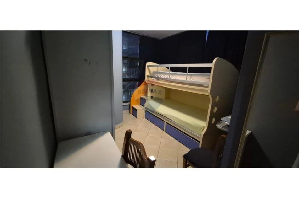 Tirane, jepet me qera apartament 2+1+Aneks , 95 m² 600 € (Square 21, Rruga e Kavajes)