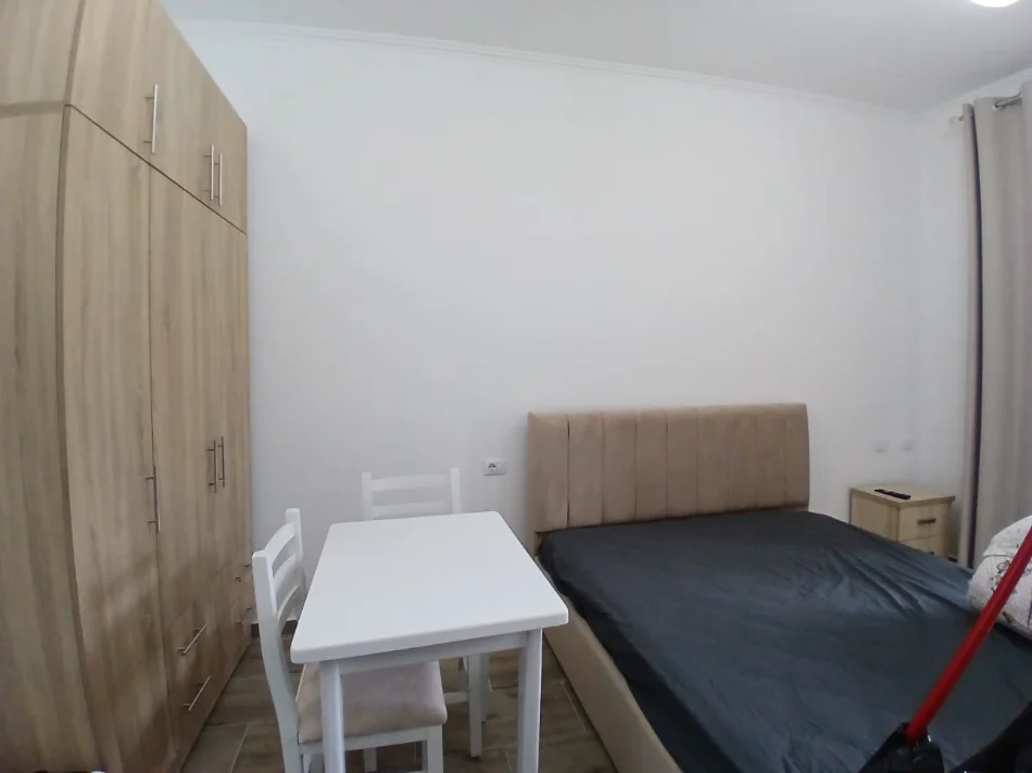 Tirane, jepet me qera garsonier 1+1 Kati 4, 45 m² 350 € 