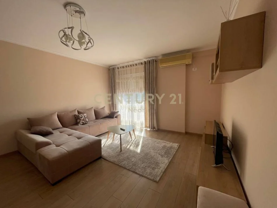 Tirane, jap me qera apartament 2+1+2+POST PARKIMI+Ballkon , 135 m² 900 € (Kopshti Botanik)