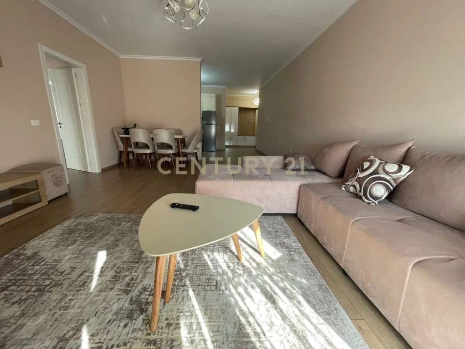 Tirane, jepet me qera apartament 2+1+Aneks+Ballkon Kati 2, 135 m² 900 € (Neom116340)