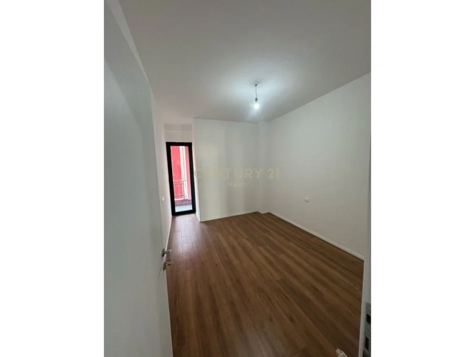 Tirane, shitet apartament 2+1+Ballkon Kati 4, 95 m² 190.500 € 