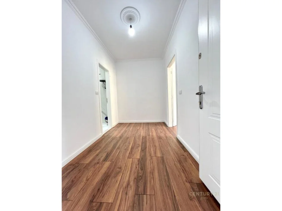 Tirane, shitet apartament 1+1+Ballkon Kati 2, 63 m² 122.000 € 