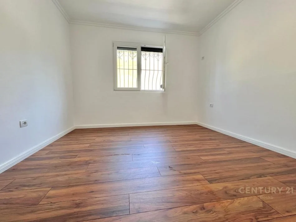 Tirane, shitet apartament 1+1+Ballkon Kati 2, 63 m² 122.000 € 