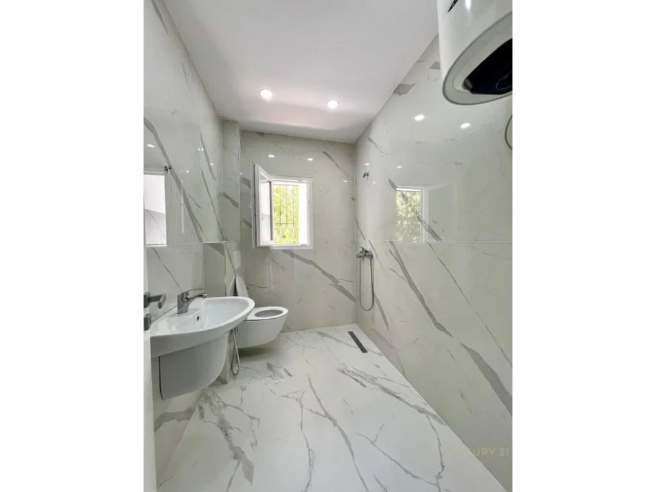 Shqiperi, shitet apartament 1+1 Kati 2, 63 m² 122.000 € 