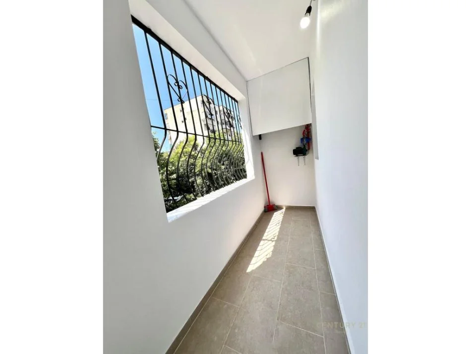 Tirane, shitet apartament 1+1+Ballkon Kati 2, 63 m² 122.000 € 
