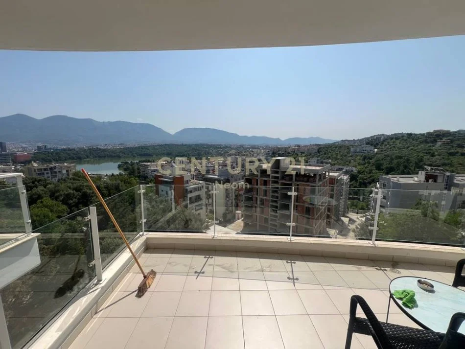 Tirane, jepet me qera apartament 2+1+Aneks+Ballkon Kati 4, 100 m² 800 € (Neom116360)