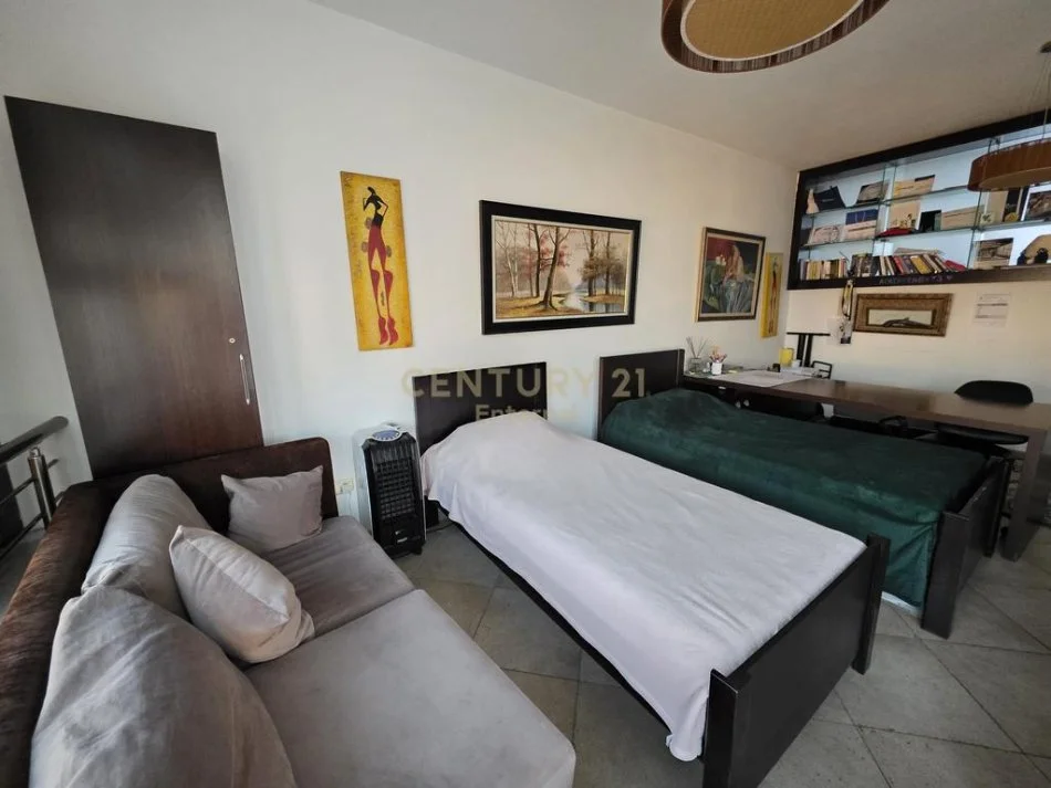 Tirane, shitet apartament 2+1+Ballkon Kati 5, 87 m² 185.000 €