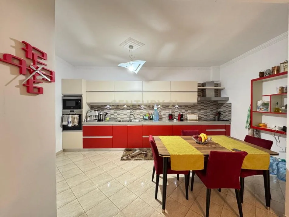 Tirane, shitet apartament Kati 2, 121 m² 250.000 € 