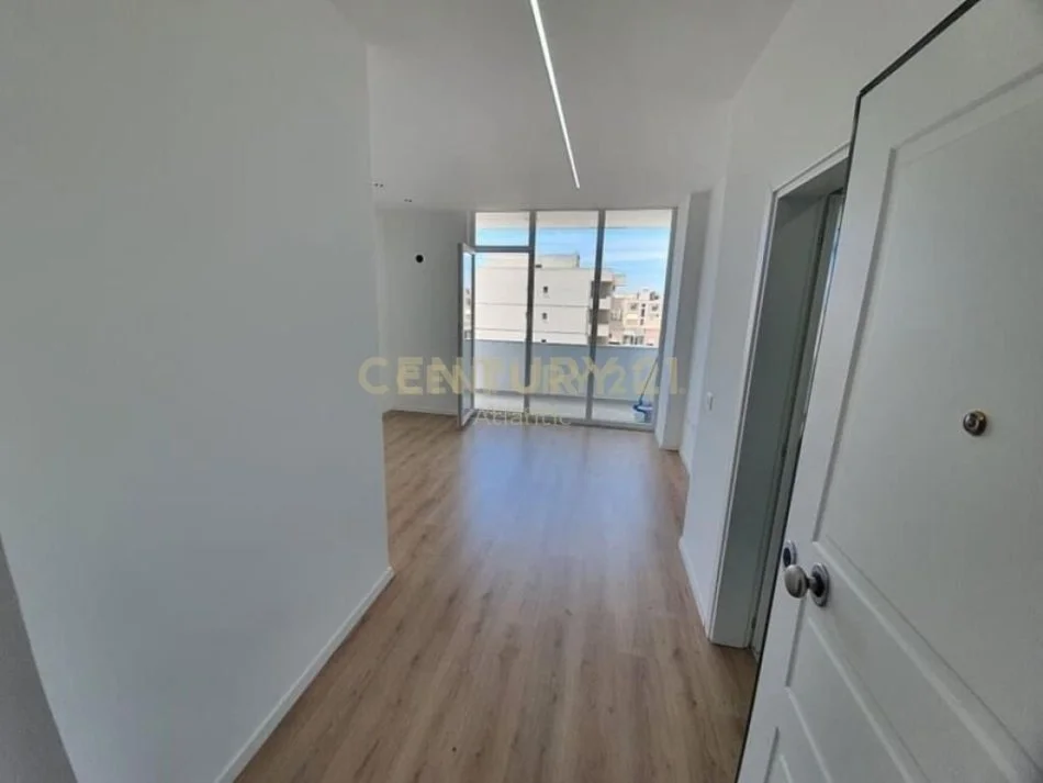 Durres Plazh, shitet apartament 1+1 Kati 9, 55 m² 135.000 € (Plazh Rrota Kuqe)