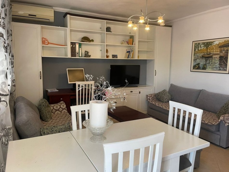 Tirane, jepet me qera apartament 1+1+Ballkon , 61 m² 450 € 