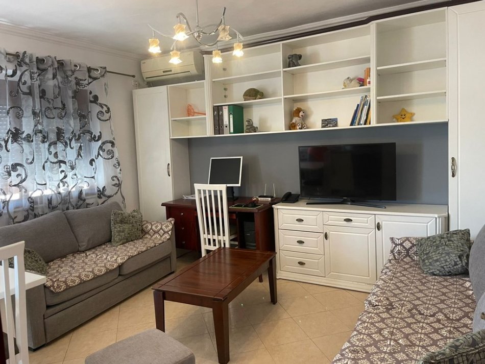 Tirane, jepet me qera apartament 1+1+Ballkon , 61 m² 450 € 
