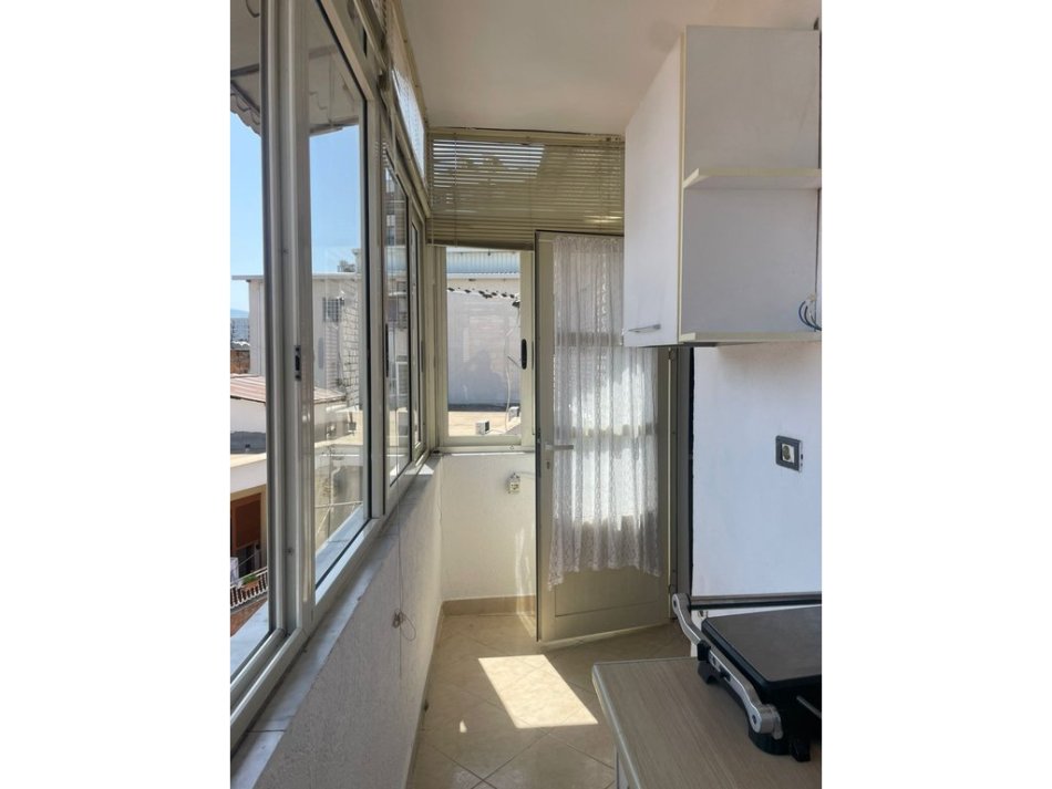 Tirane, jepet me qera apartament 1+1+Ballkon , 61 m² 450 € 