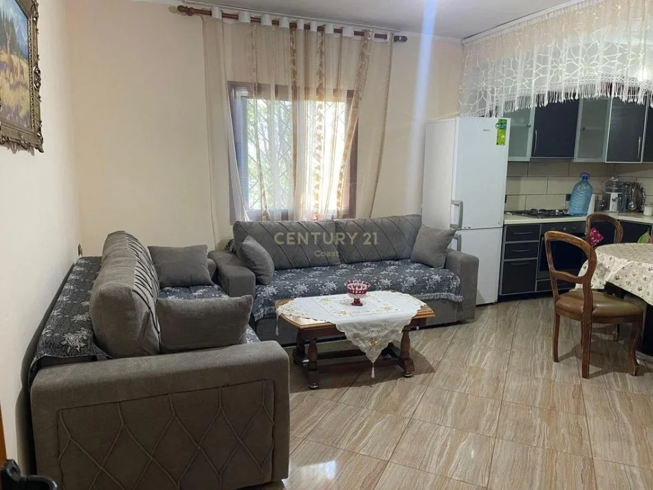 Vlore, shitet shtepi 2+1 , 94 m² 
