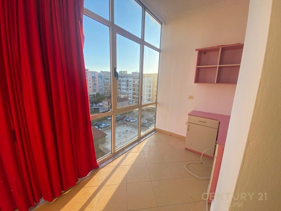 Tirane, jepet me qera apartament 1+1 Kati 5, 56 m² 350 € 