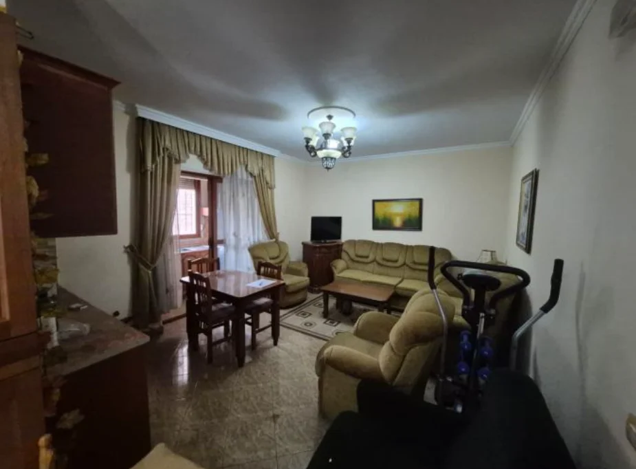 Tirane, shitet apartament 2+1 Kati 2, 73 m² 135.000 € (Xhamlliku)