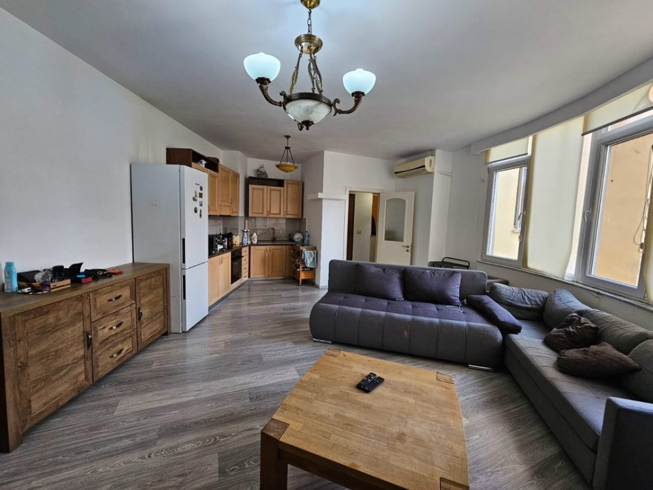 Tirane, shitet apartament 1+1+Ballkon Kati 4, 75 m² 188.000 € 