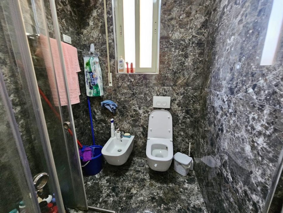 Tirane, shitet apartament 1+1+Ballkon Kati 4, 75 m² 188.000 € 