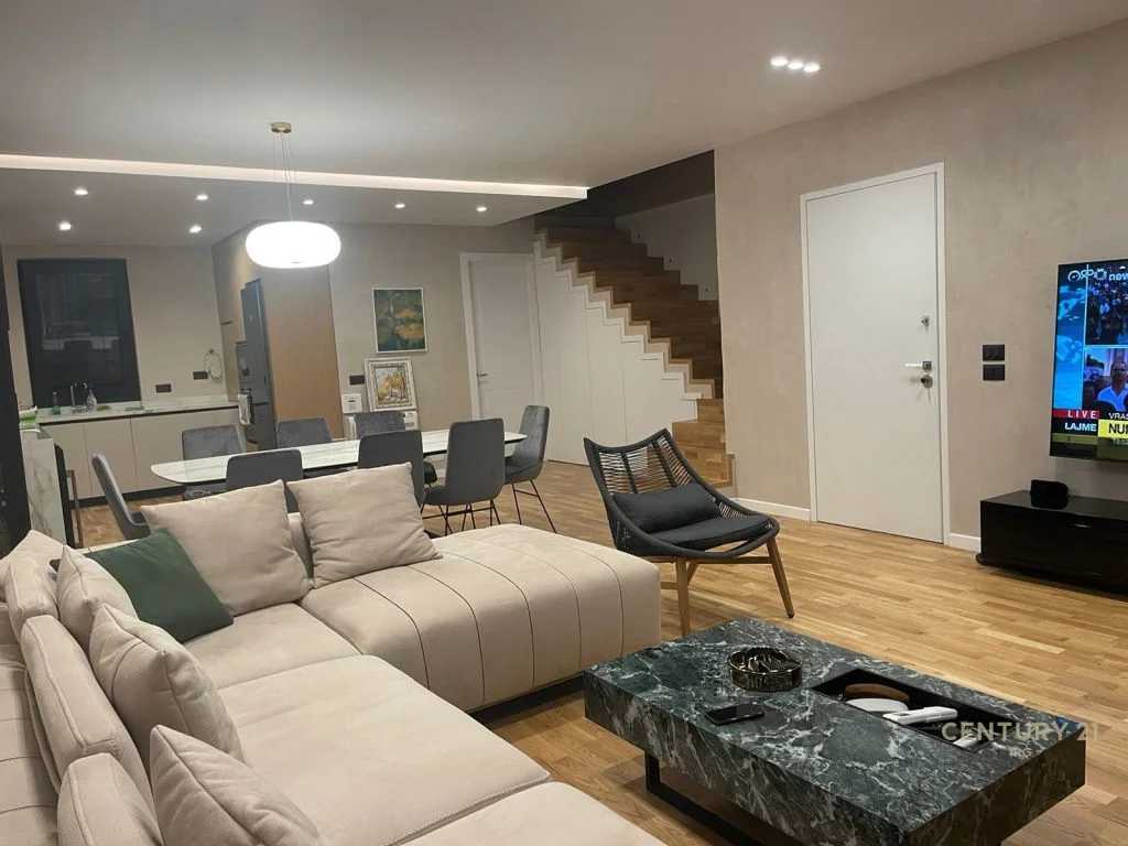 Vile Luksoze per shitje ne Dhermi!!