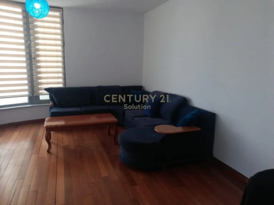 Tirane, jepet me qera apartament 1+1+Ballkon Kati 5, 80 m² 600 € 